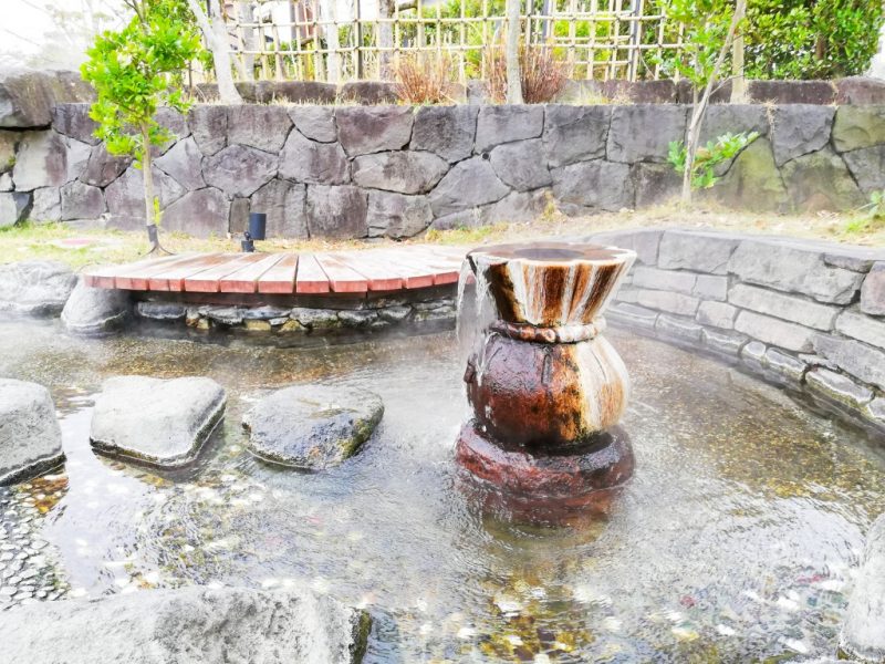 立願寺公園「しらさぎの足湯」